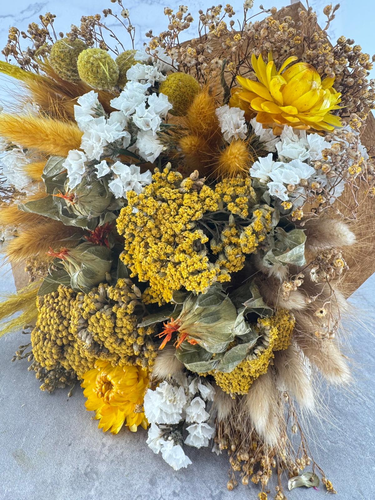 Bouquet Seco Redondo Amarillo (Según Flor Disp.)